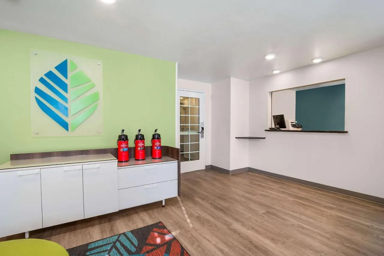 Hotel Woodspring | Airport I-526