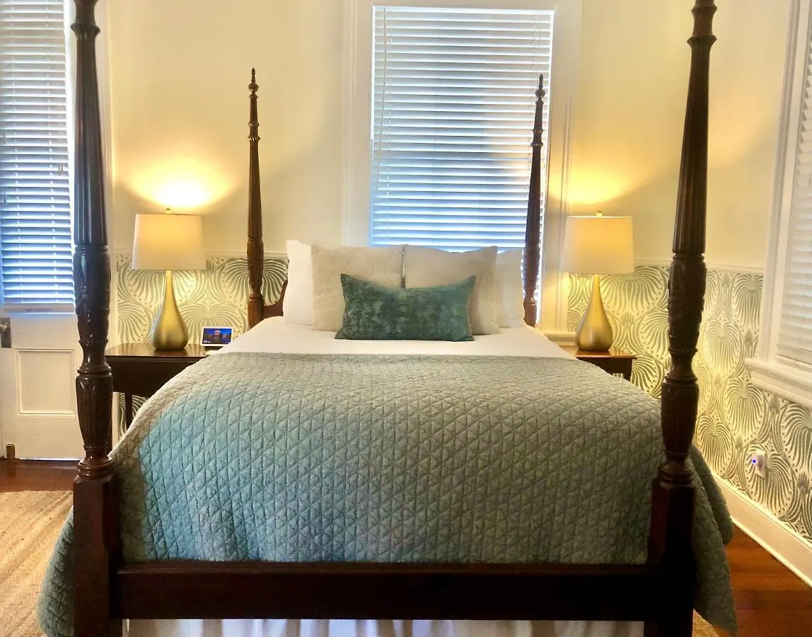 Daybed With Trundle In The Beautiful Ashley Inn 4 Blocks From King St 3* Charleston