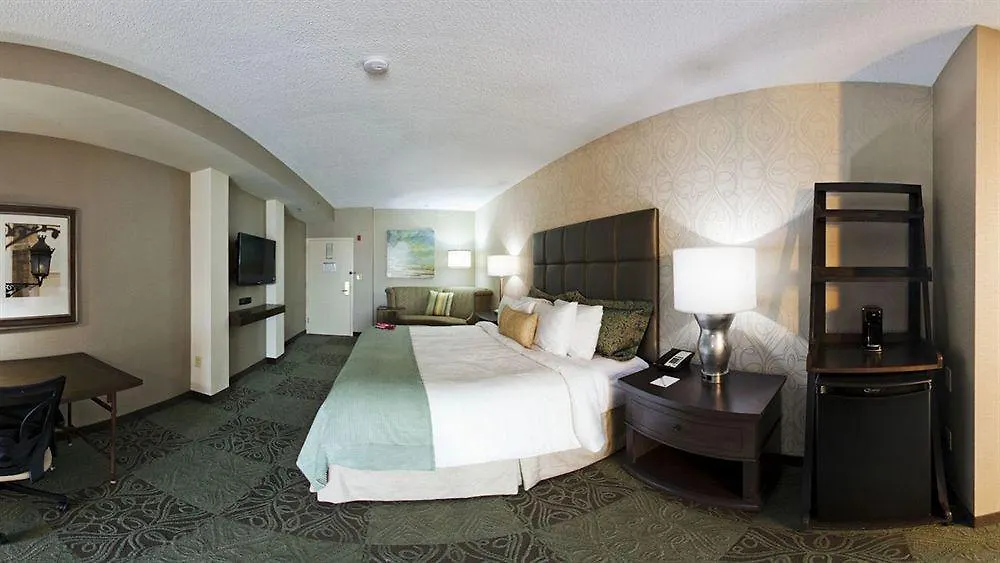 Crowne Plaza Charleston By Ihg Hotel