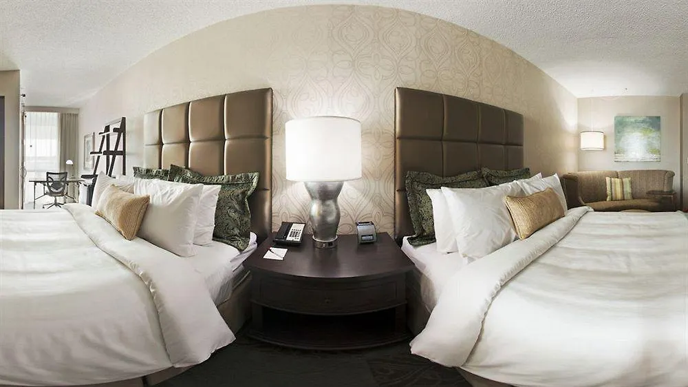 Crowne Plaza Charleston By Ihg Hotel 4*