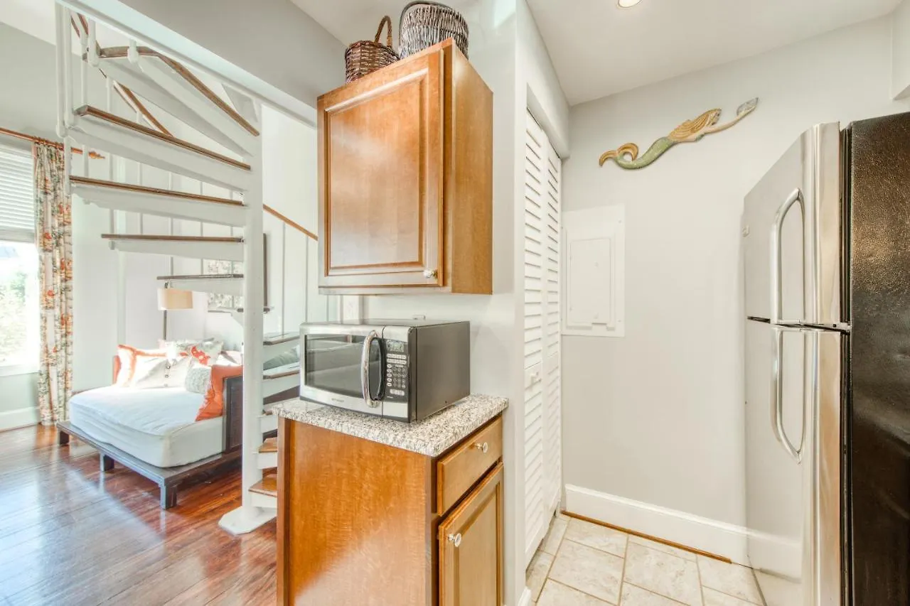 195 East Bay Apartment *
