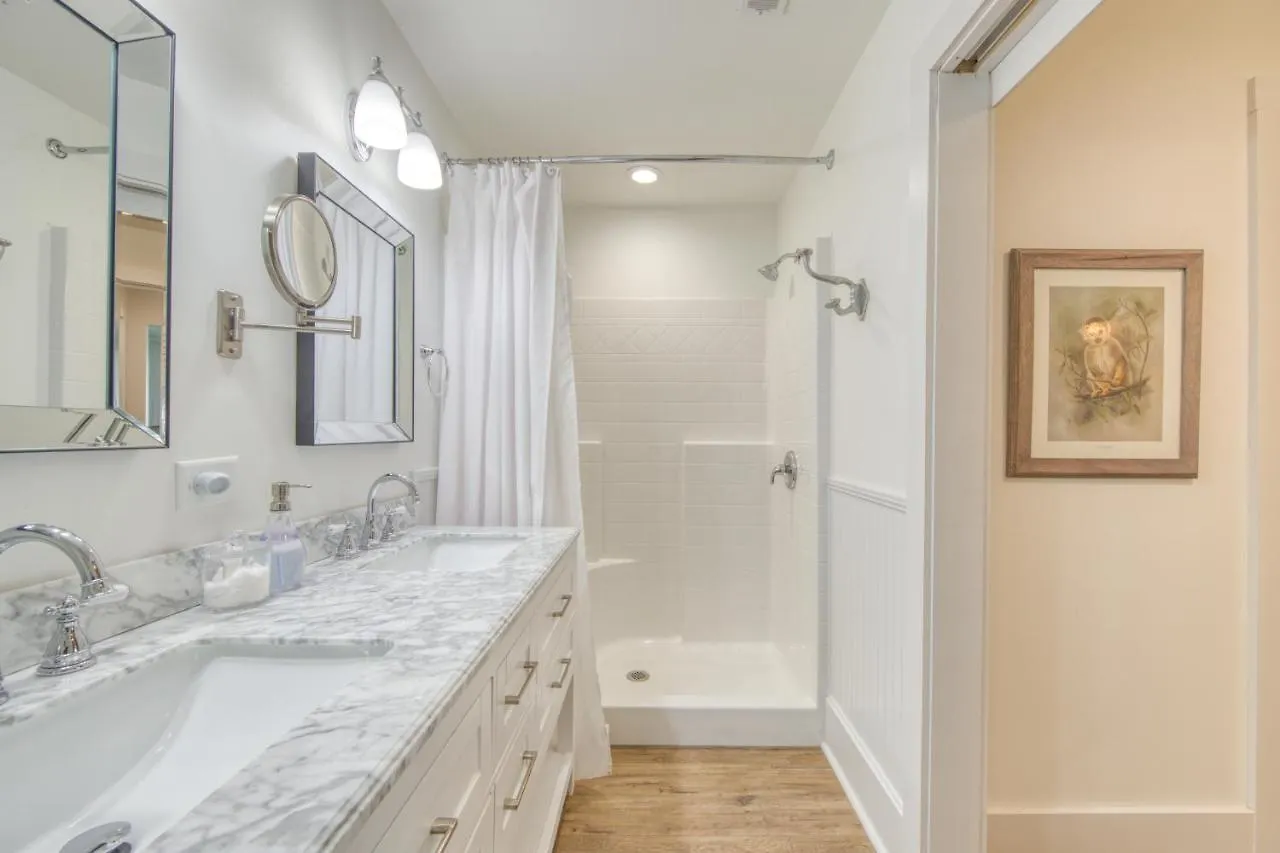 1109 Berkeley *