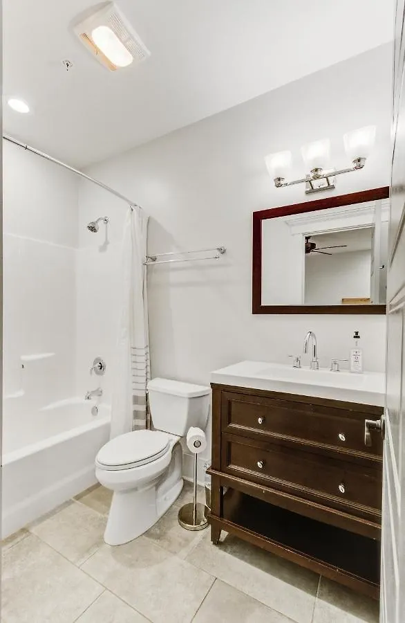 493 King Two Bedroom Suites Hotel