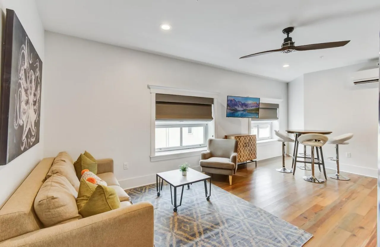 493 King Two Bedroom Suites 3*