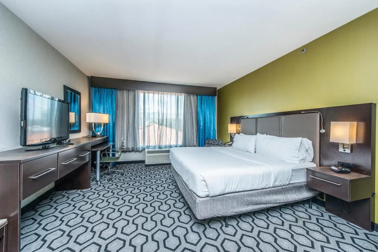 Holiday Express & Charleston Arpt-conv Ctr Area By Ihg 3* North Charleston