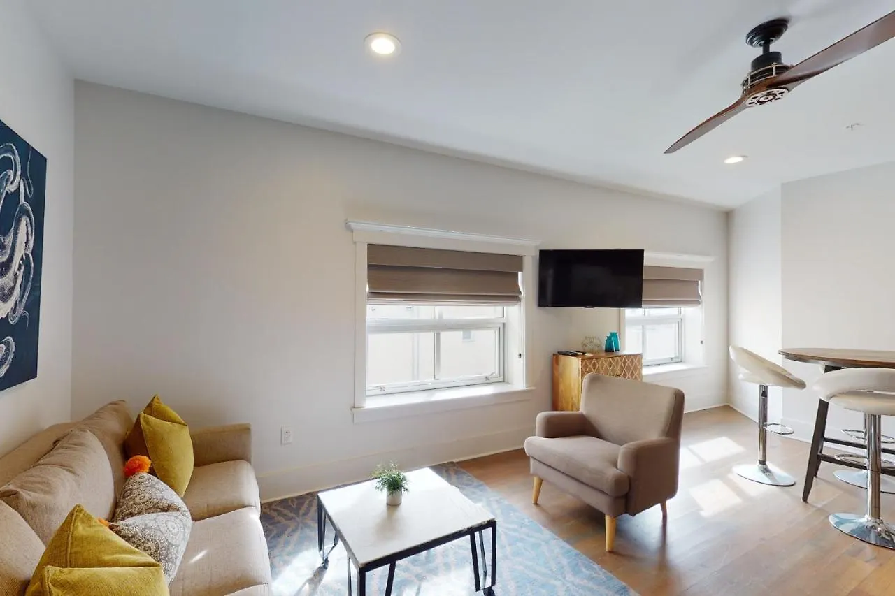493 King Two Bedroom Suites Hotel