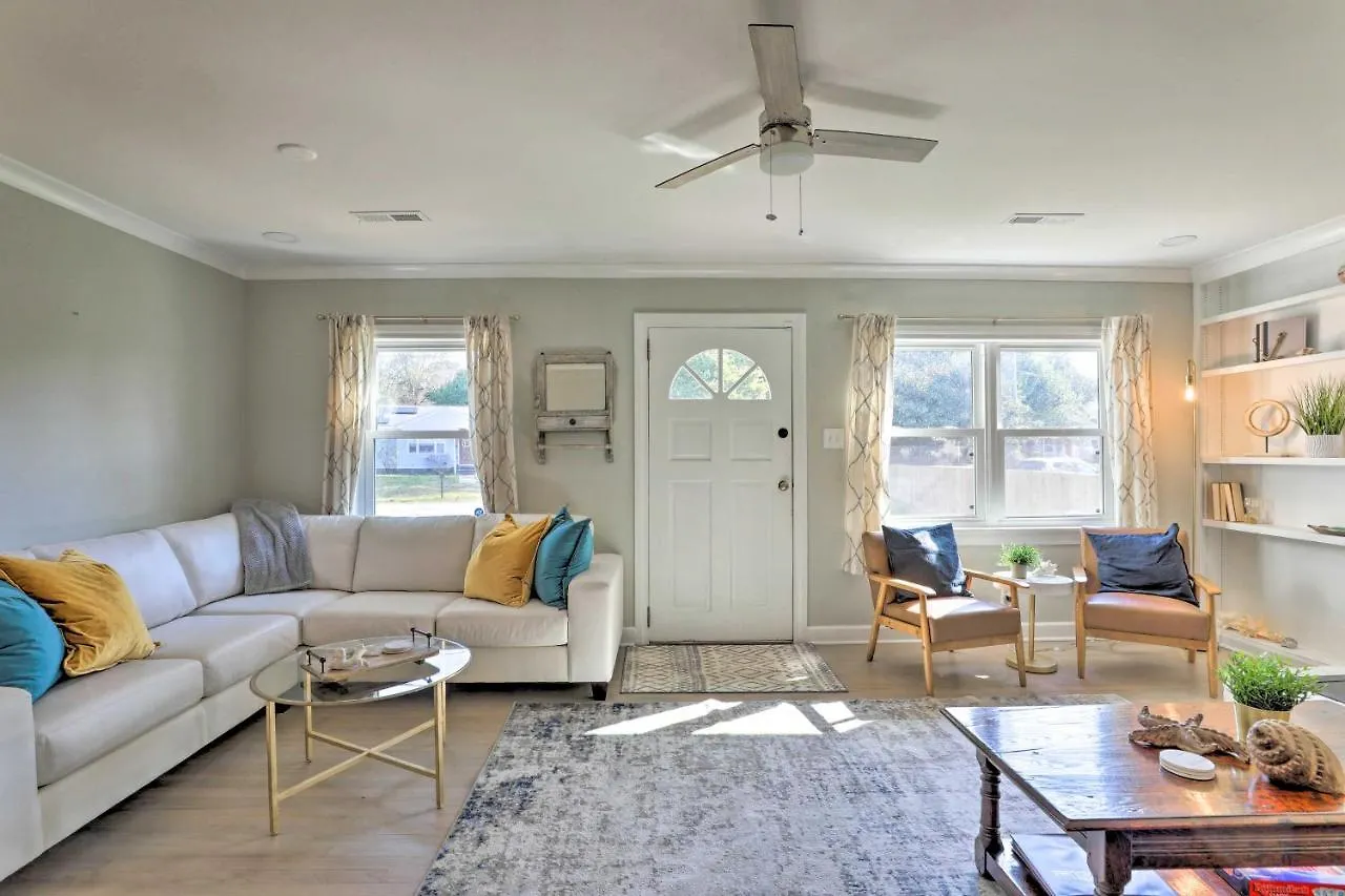 Chic - Half Mile To Park Circle! Holiday home Charleston