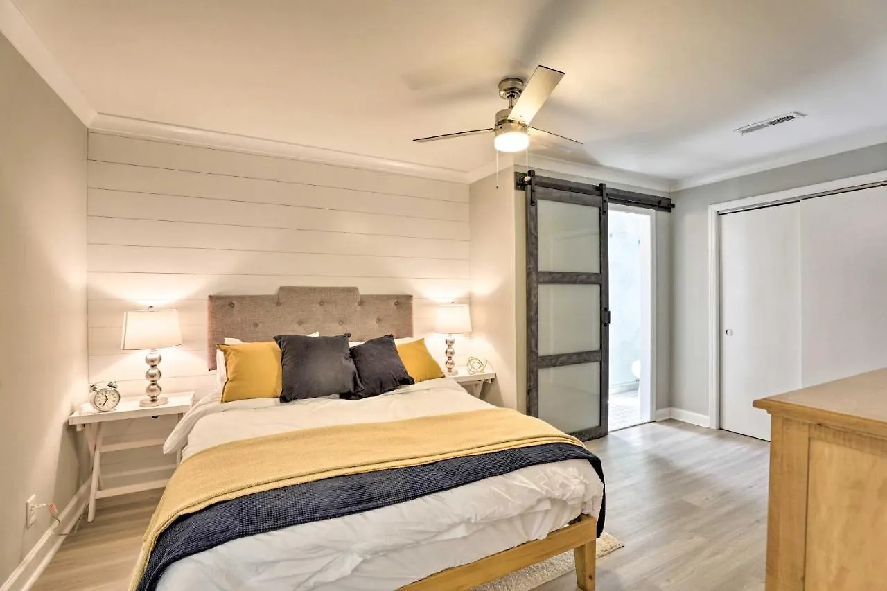 Holiday home Chic - Half Mile To Park Circle! Charleston