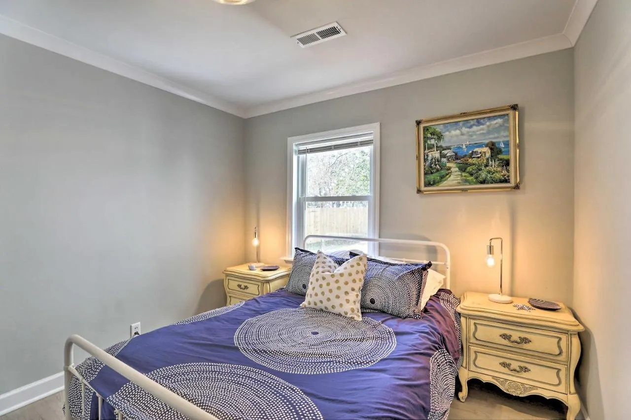 Chic - Half Mile To Park Circle! *