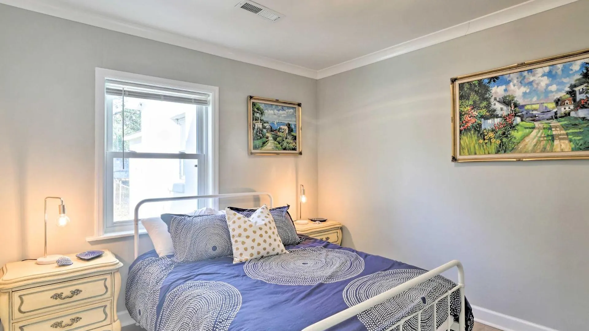 Chic - Half Mile To Park Circle! Holiday home Charleston