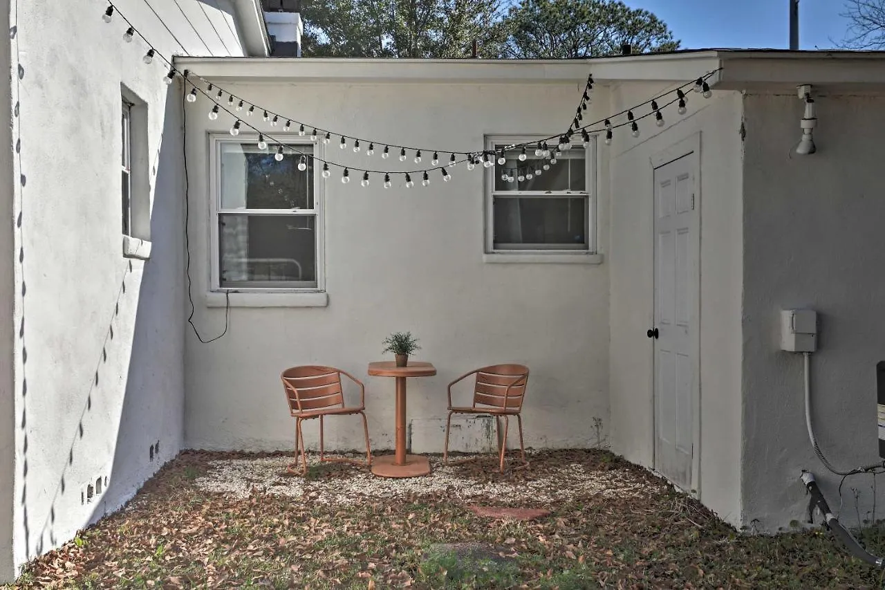 Holiday home Chic - Half Mile To Park Circle!