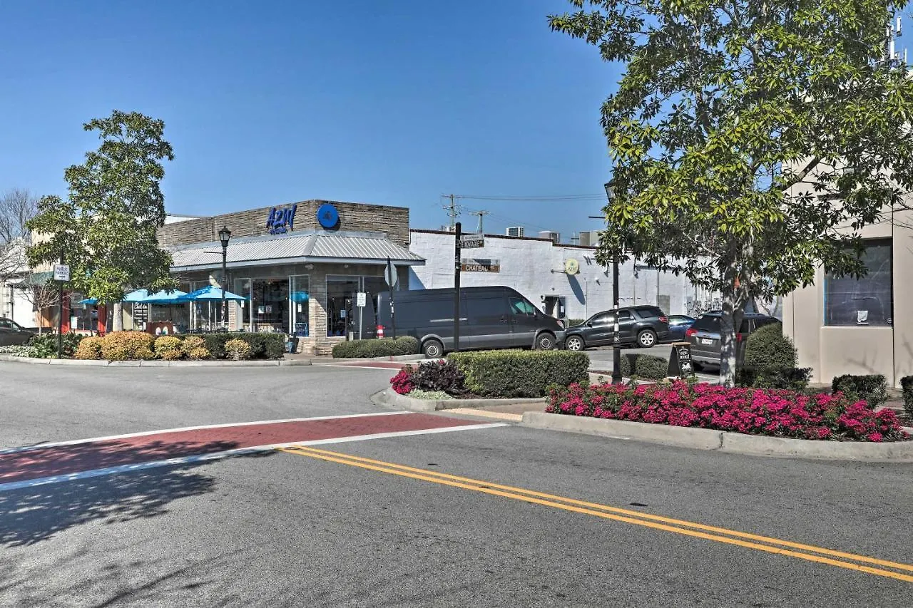 Chic - Half Mile To Park Circle! *