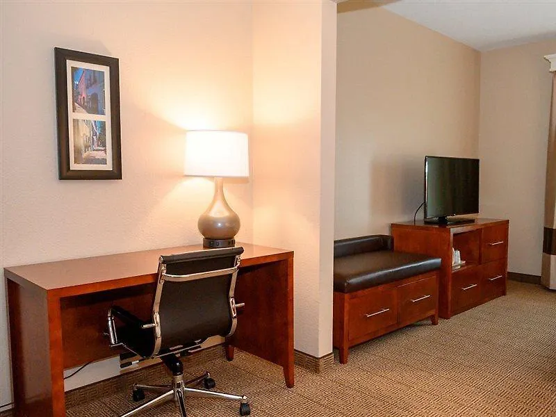 Hotel Comfort & Patriots Point 3*