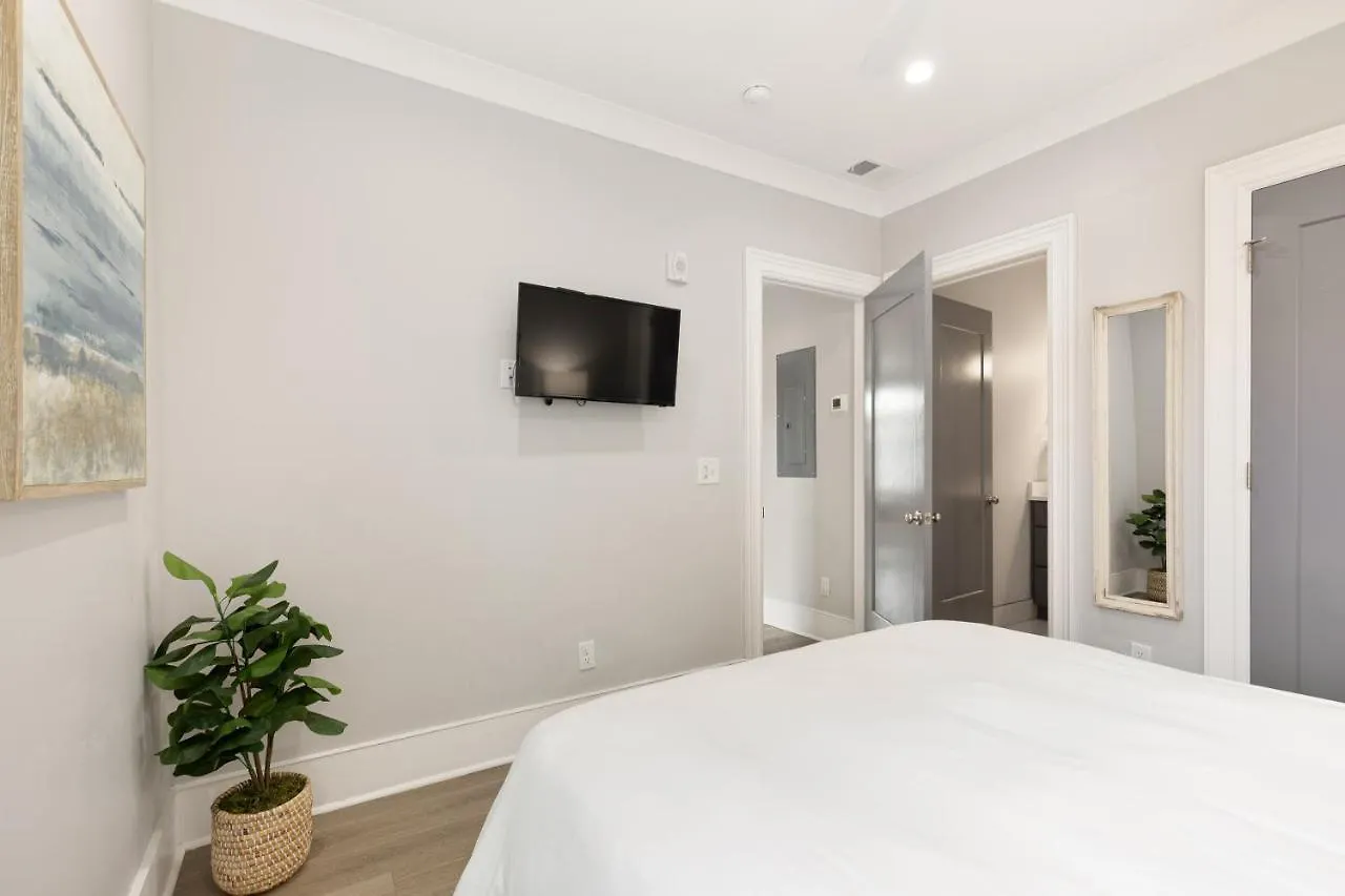 The Ashley At 122 Spring Apartment