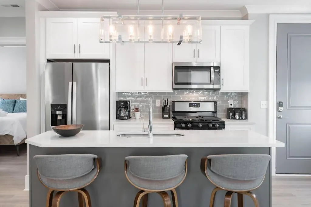 The Cooper At 122 Spring Apartment *