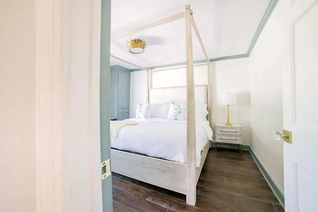 Apartment East 42 D Charleston