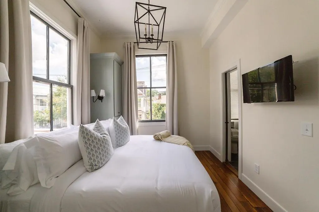 Apartment East 46 H Charleston