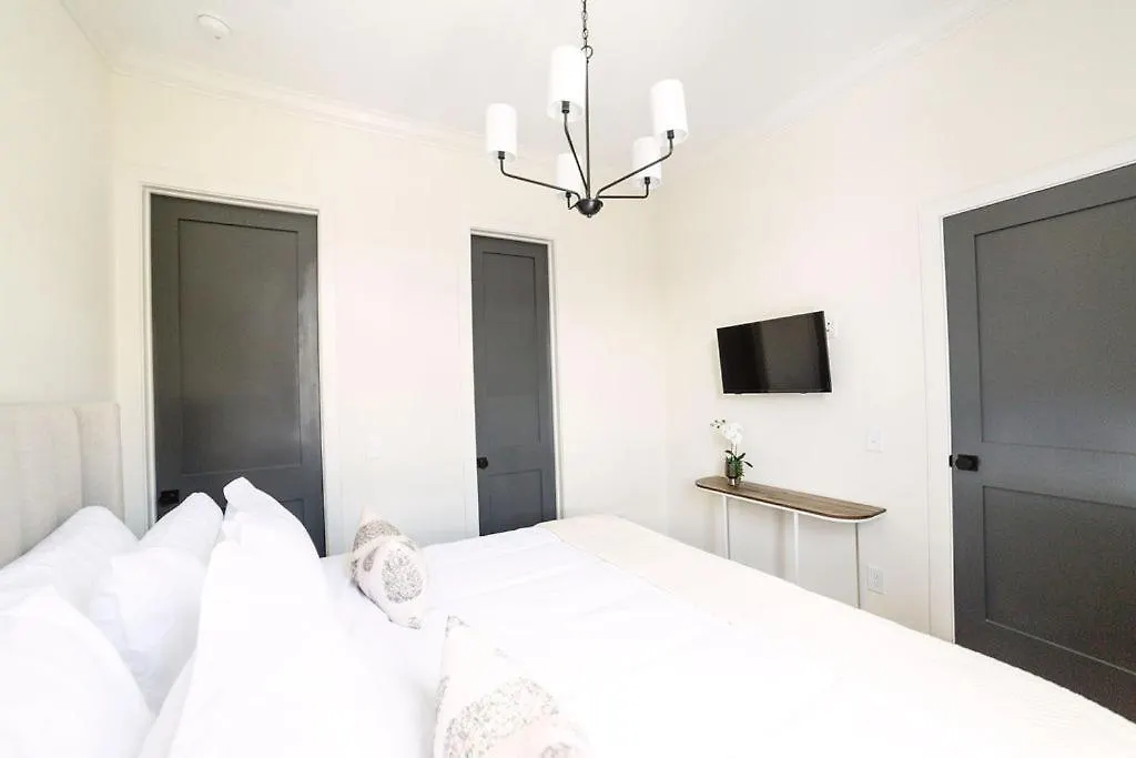 Apartment East 46 G *