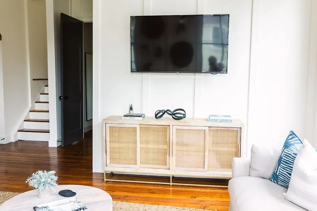 Apartment East 46 H