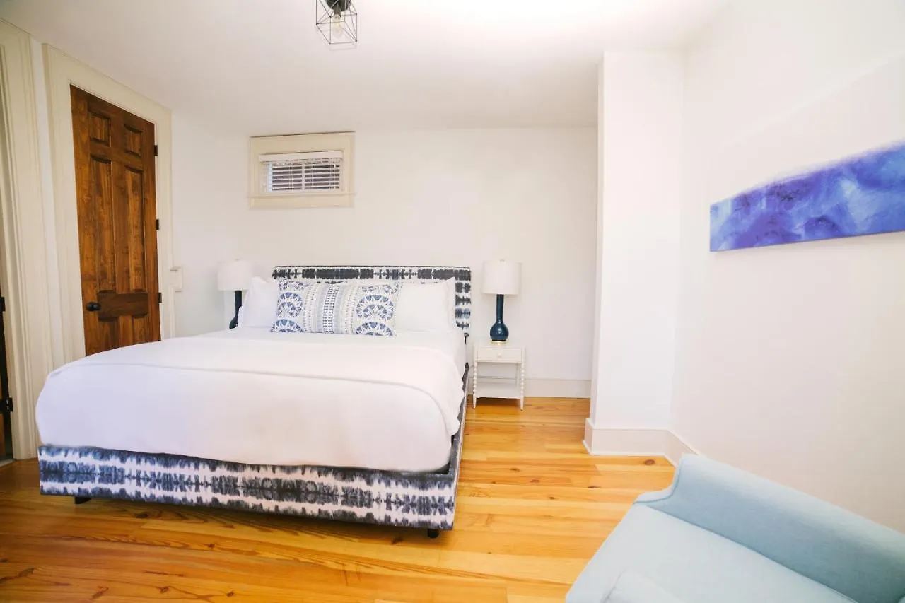 South 82 A And B Apartment Charleston