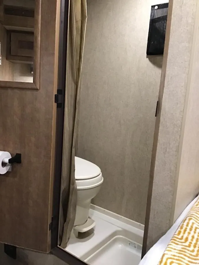 Mini Camper For 2 Campsite