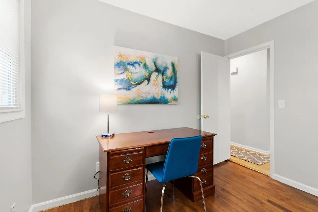 Pet-friendly, Fully Fenced Backyard, 20-min To Chs Holiday home