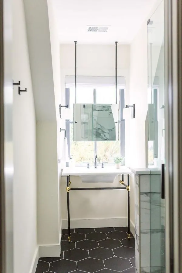 East 46 H Apartment