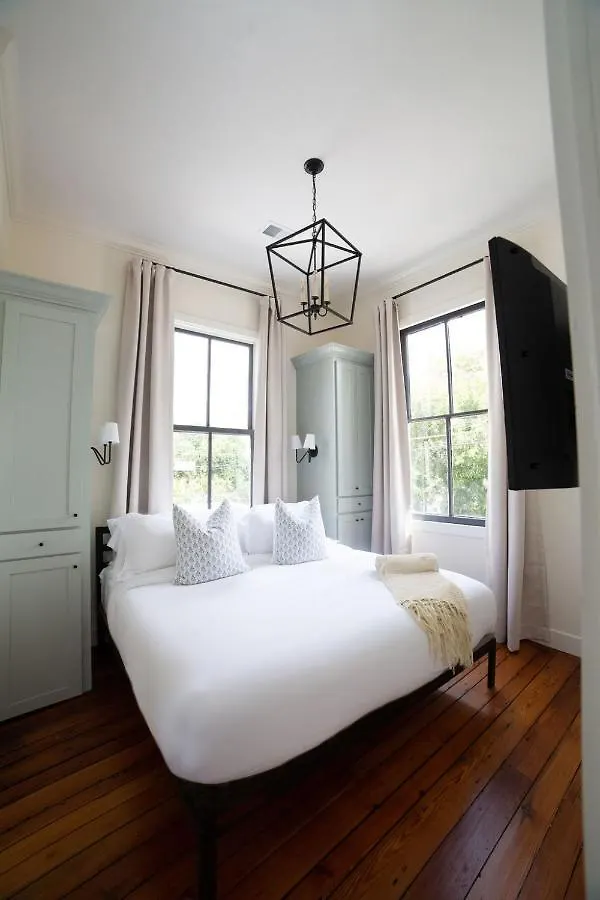 Apartment East 46 H Charleston