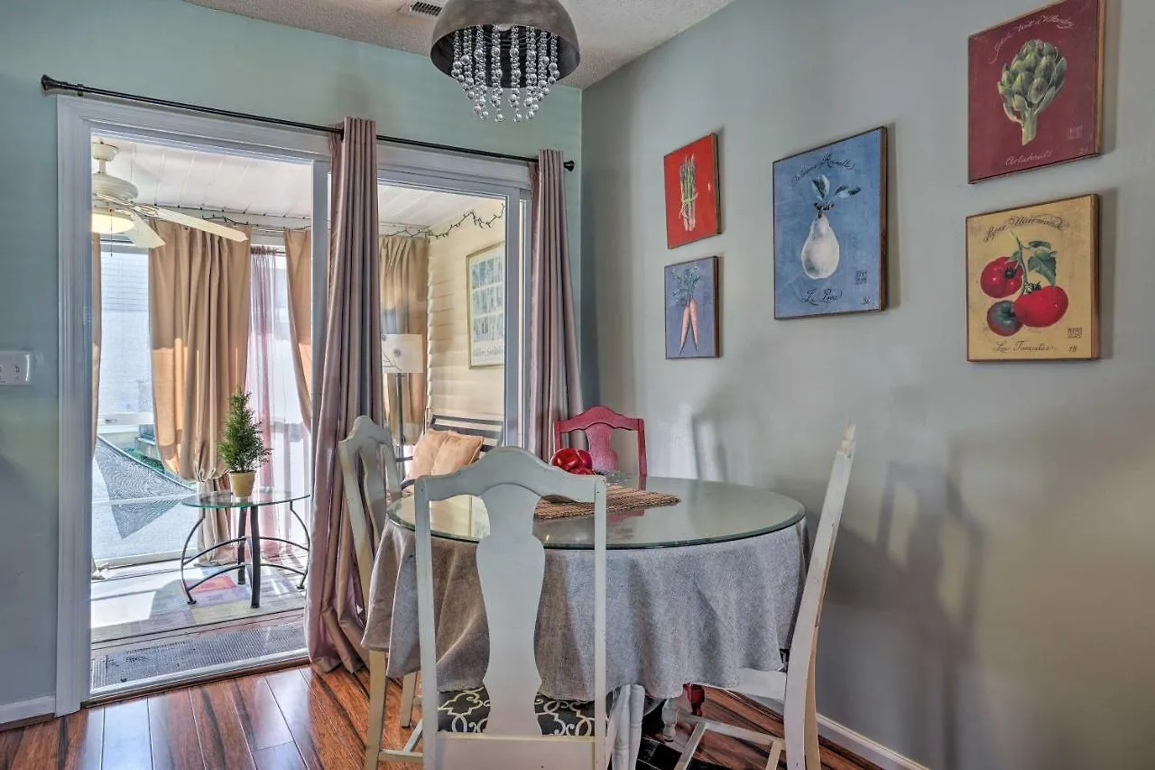 Townhome About 13 Mi To And Surf! *