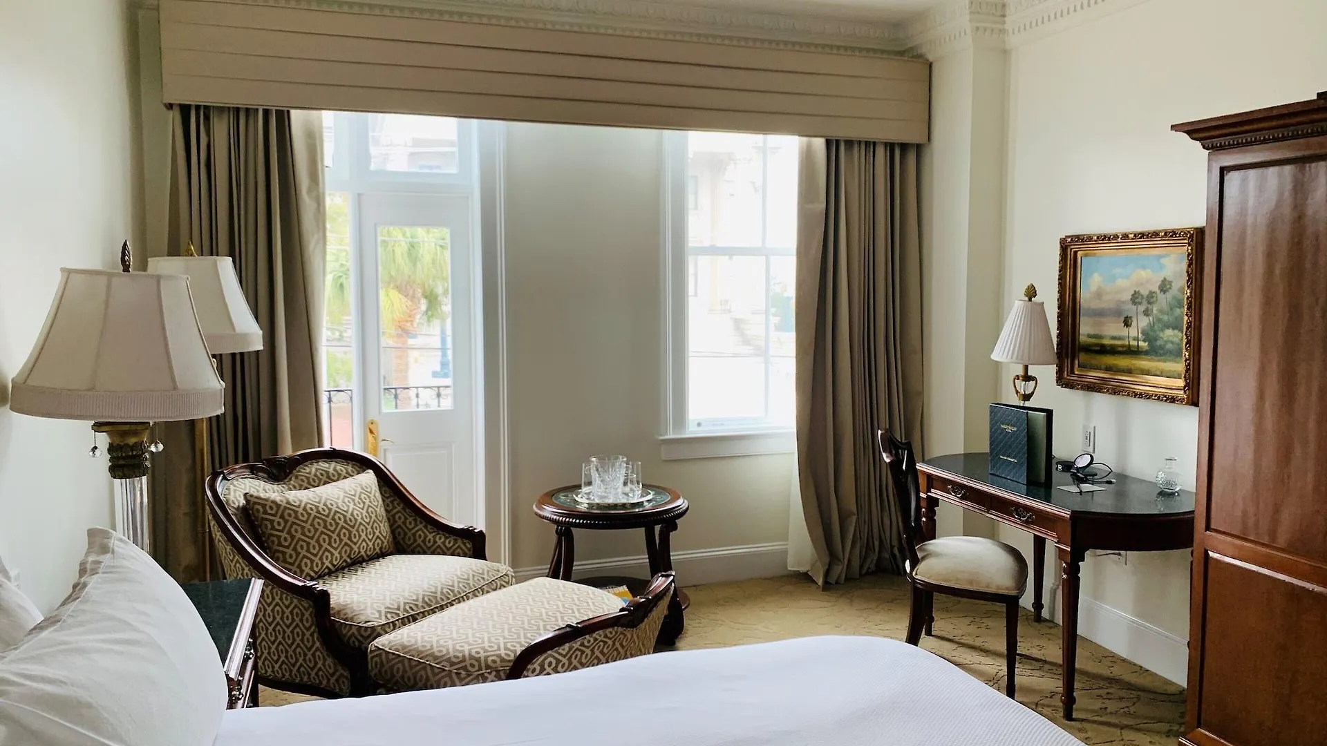 Hotel Market Pavilion 4*