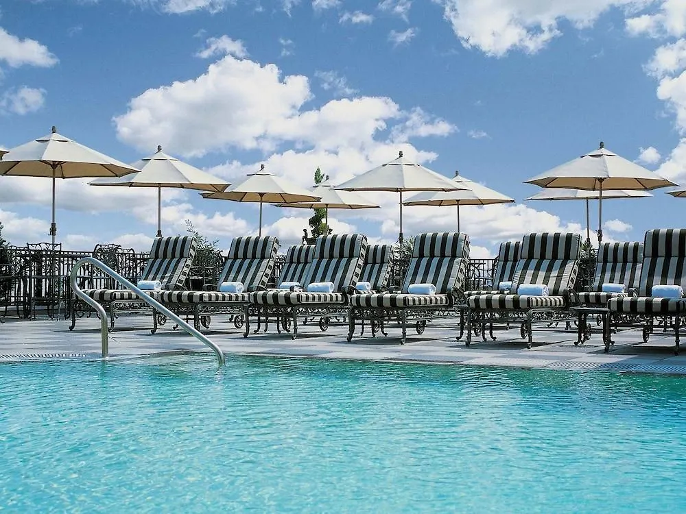Hotel Market Pavilion 4*