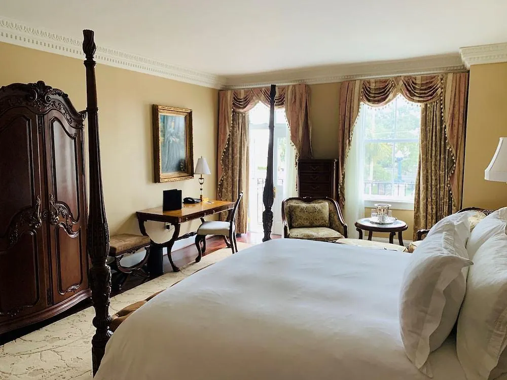 Market Pavilion Hotel