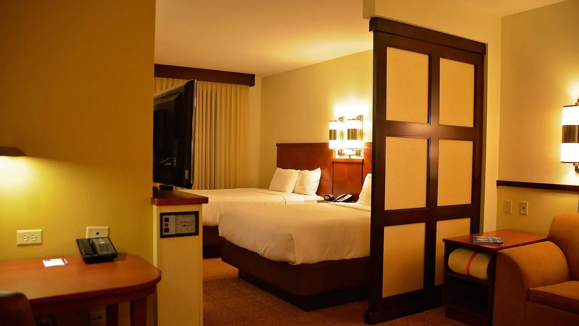 Hyatt Place Hotel 4*