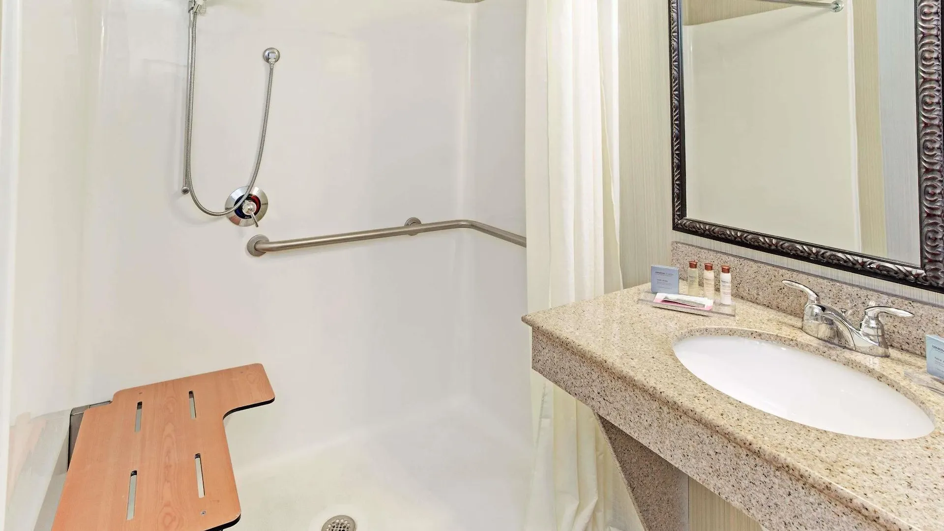 Hotel Wingate By Wyndham Charleston Southern University 3*