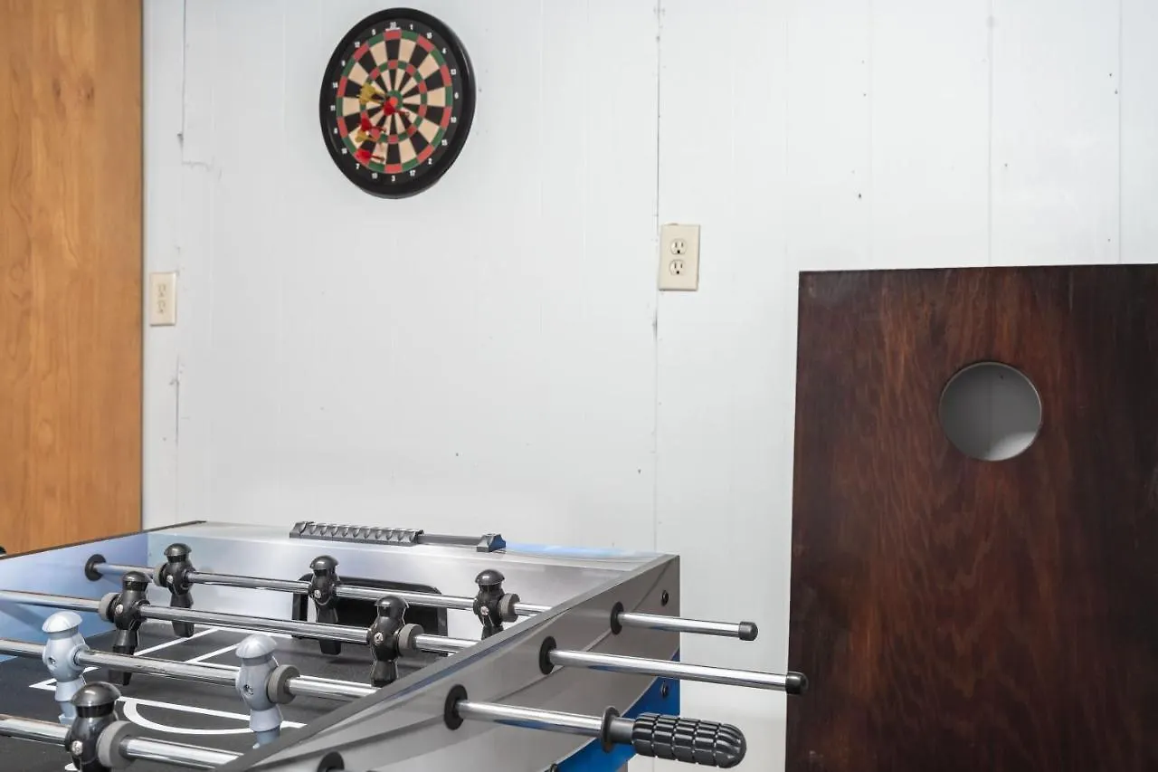 Pet-friendly, Fully Fenced Backyard, 20-min To Chs Holiday home
