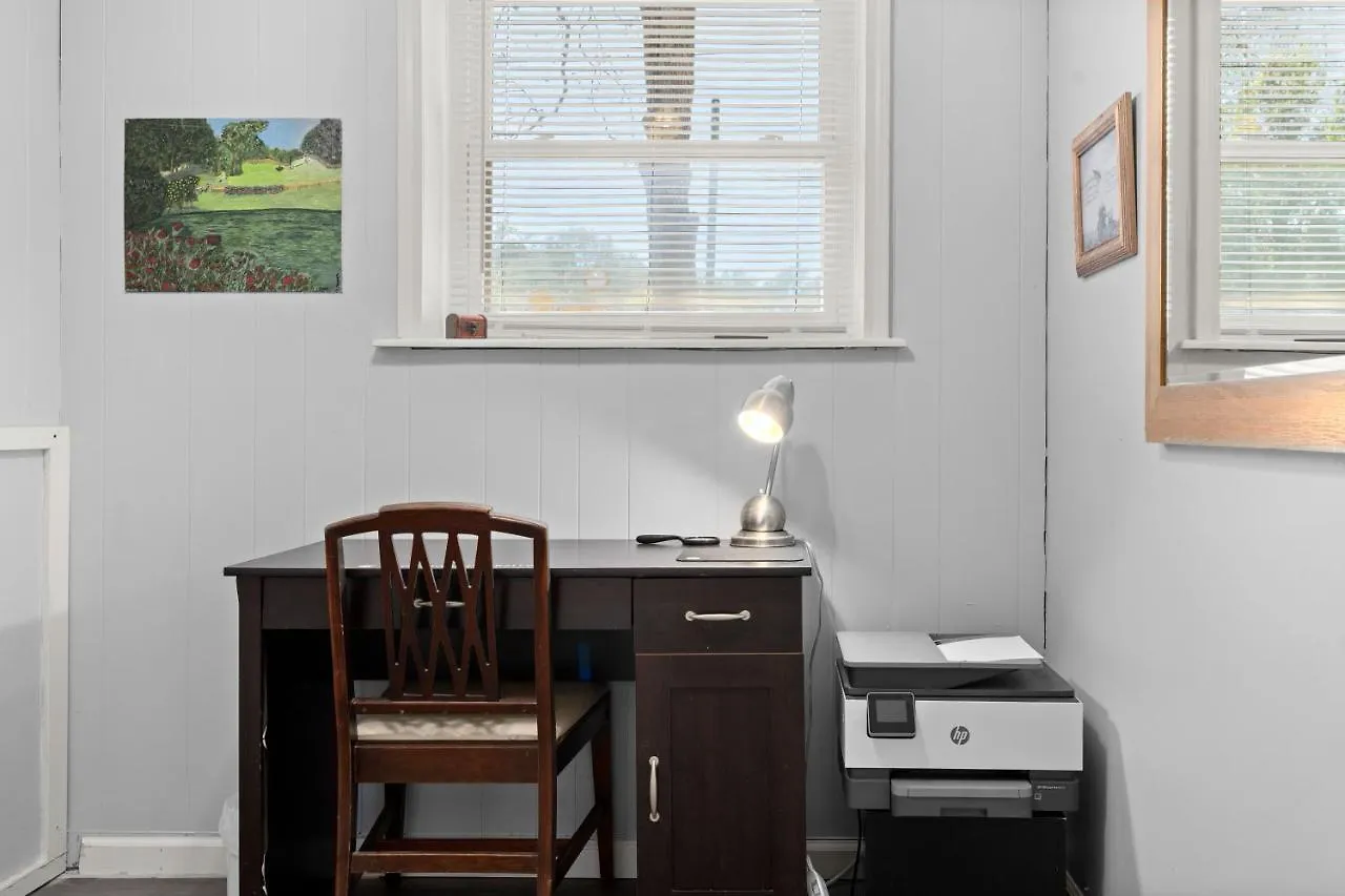 Holiday home Pet-friendly, Fully Fenced Backyard, 20-min To Chs Charleston