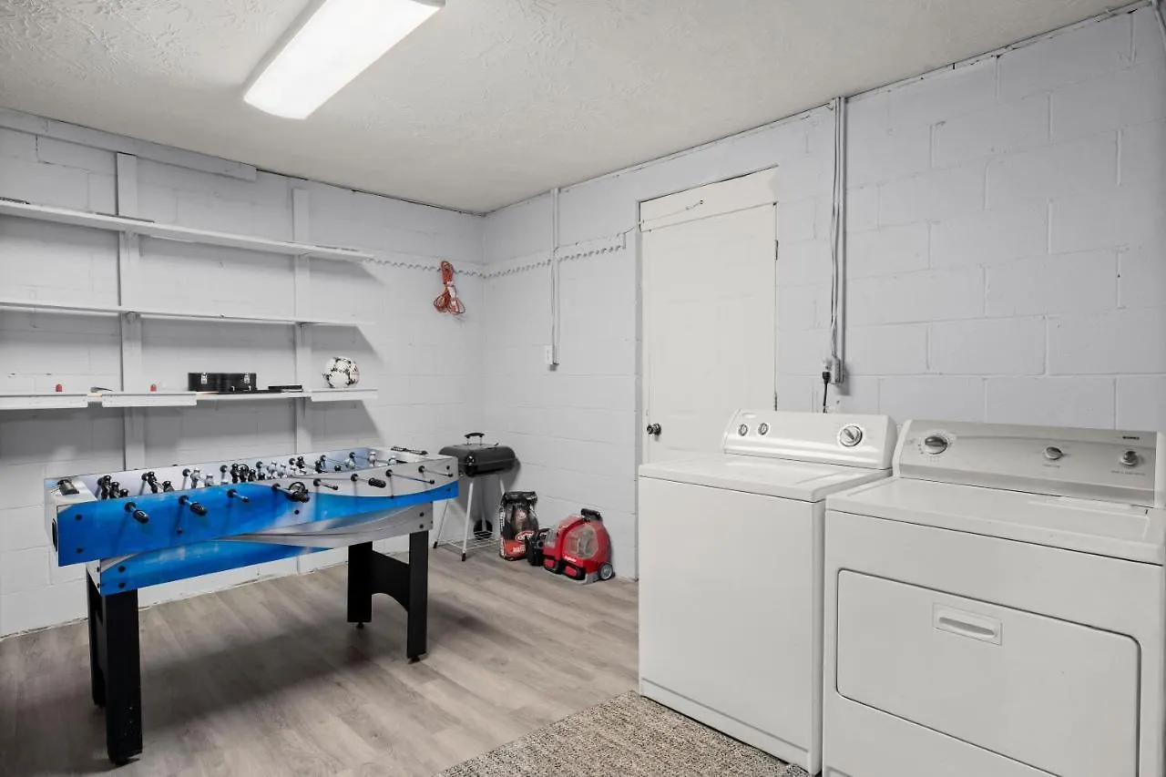 Pet-friendly, Fully Fenced Backyard, 20-min To Chs Charleston