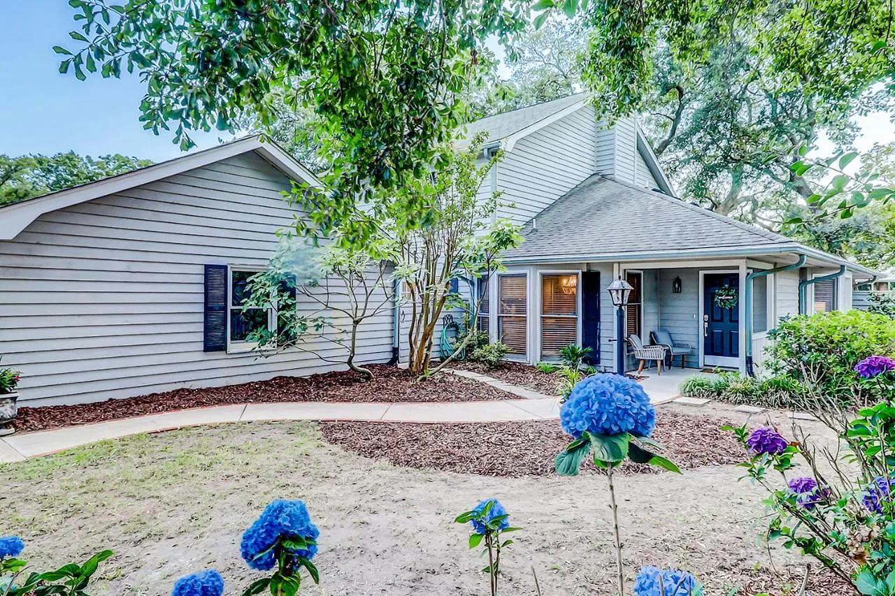 Villa Fox Pond Drive *