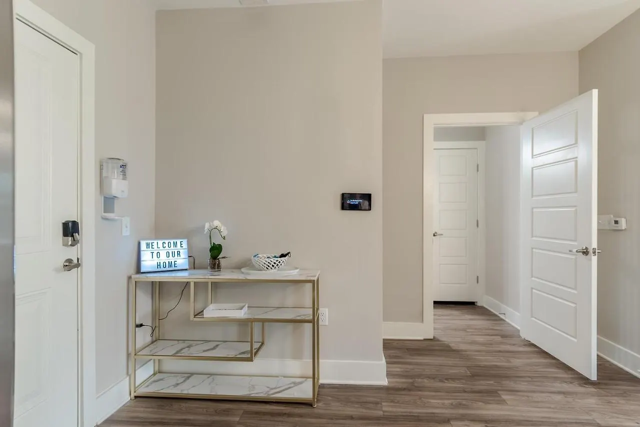 Apartment K&m Spire Oasis Near & Chs 2 King Charleston