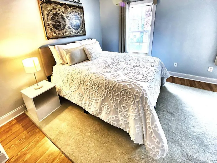3 Story House Near Historic Downtown Holiday home *