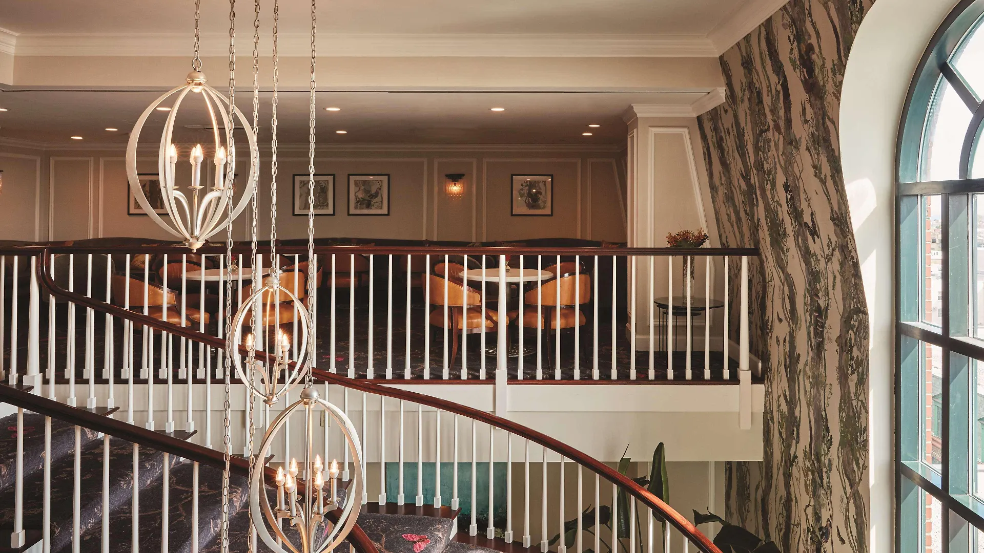 Hotell The Place