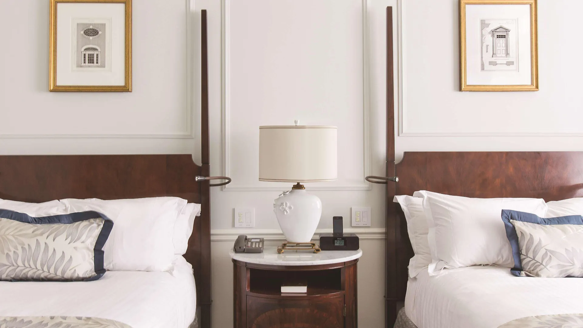 Hotell The Place