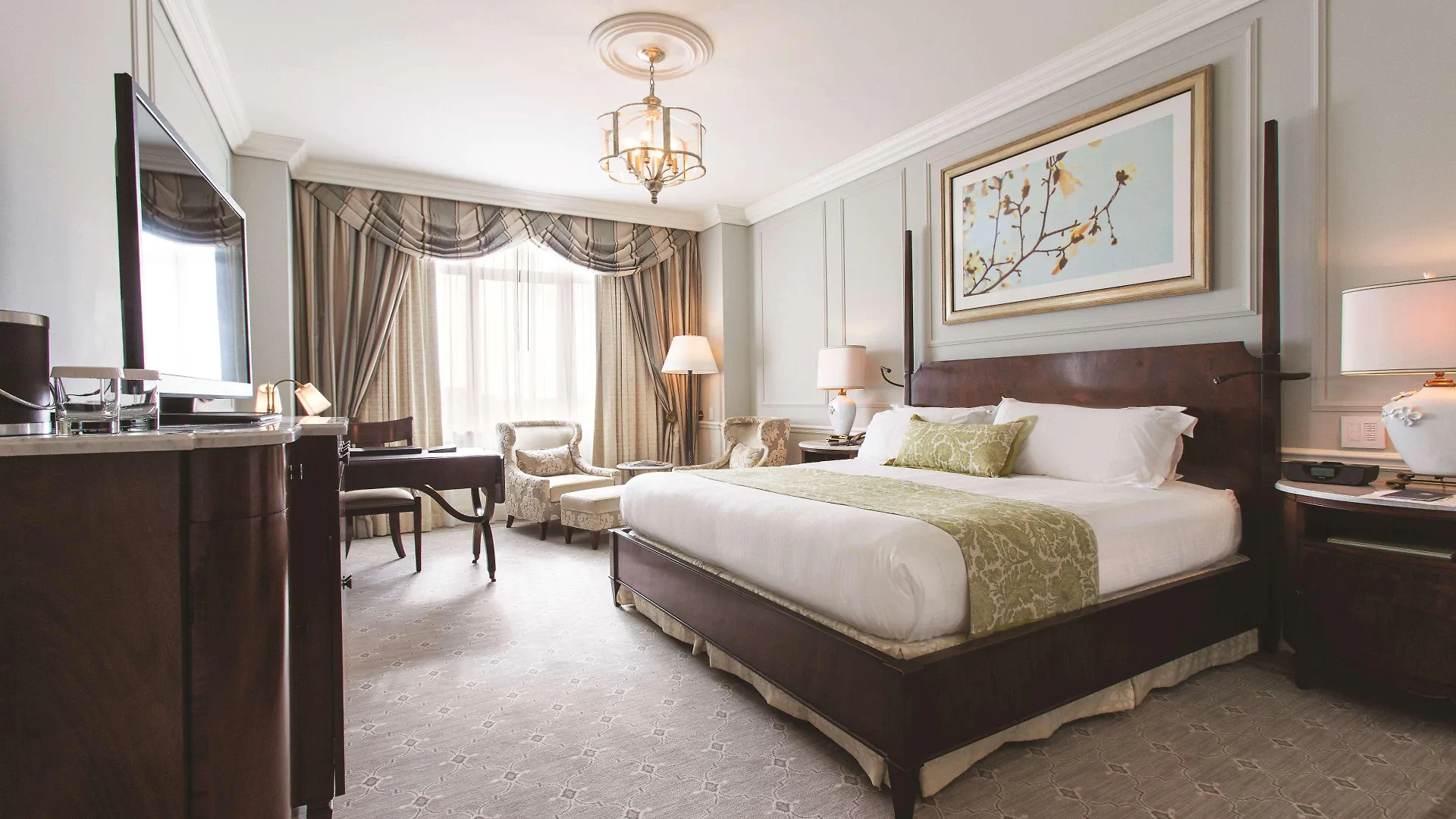 The Place Hotell 5*