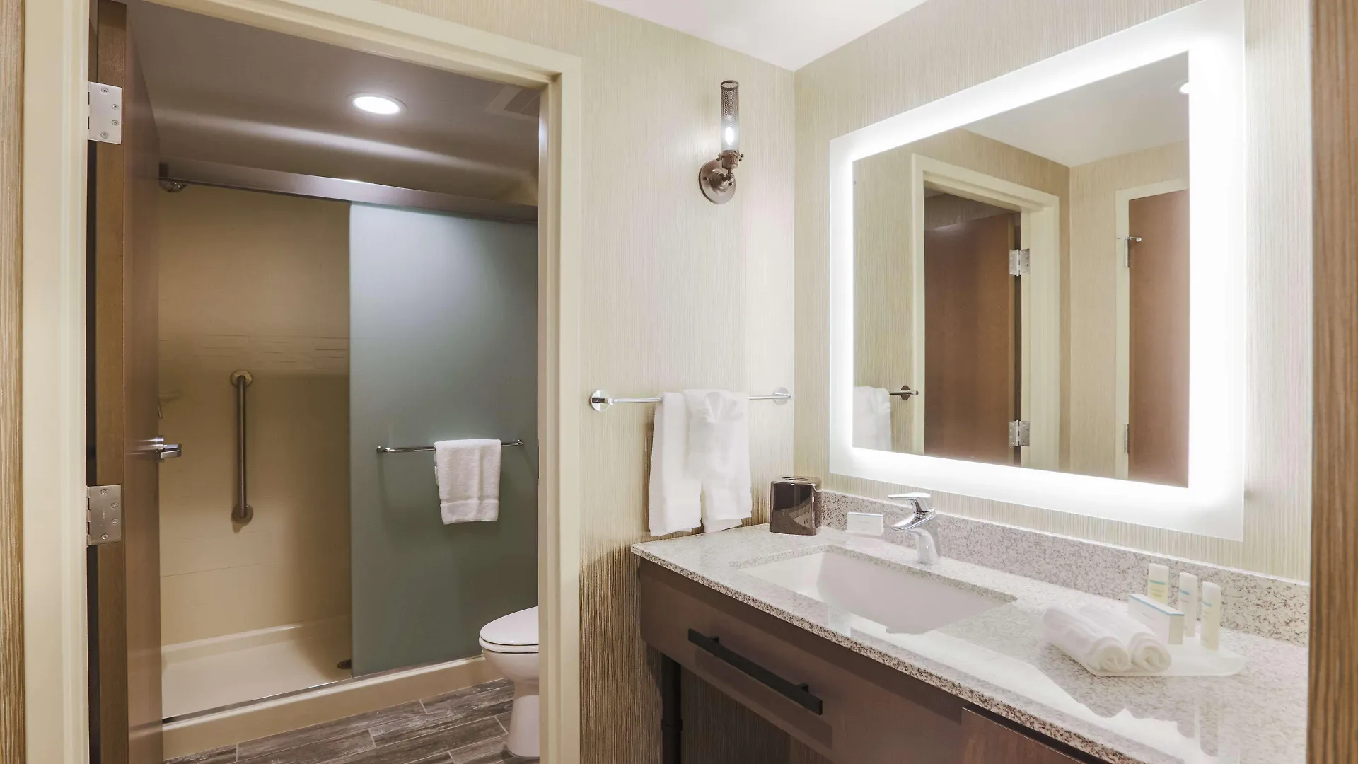 Hotel Live Oak, Historic District, A Tribute Portfolio