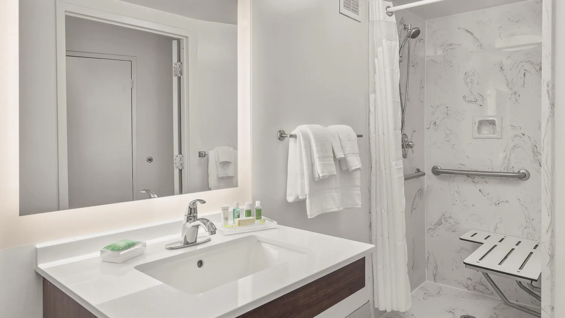 Charleston-riverview By Ihg Hotel 3*