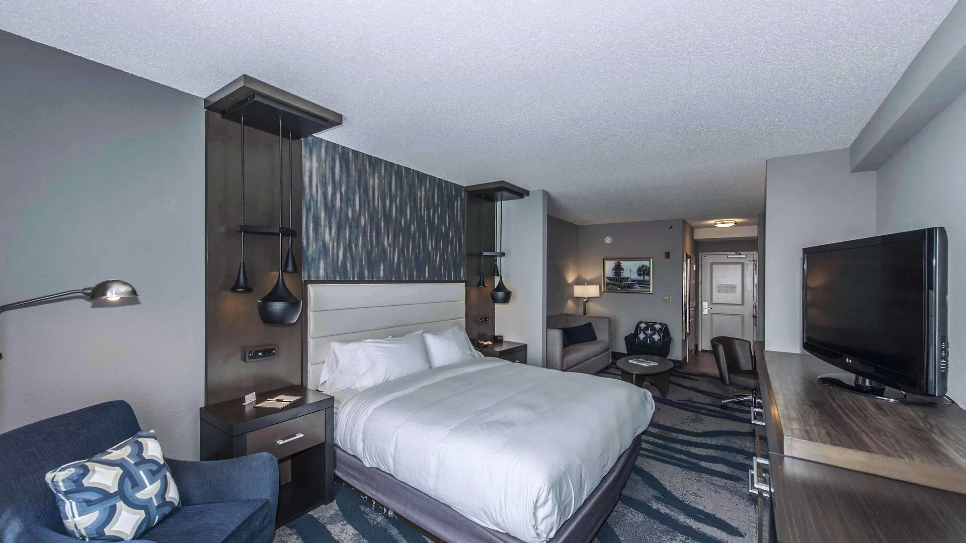 Doubletree By Hilton - Convention Center 4*