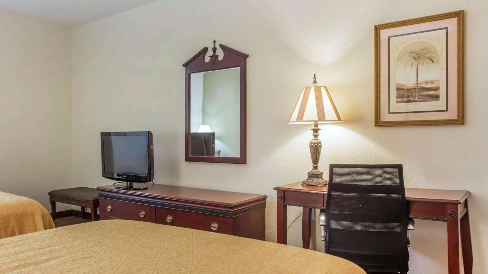 Hotel Comfort & Patriots Point 3*