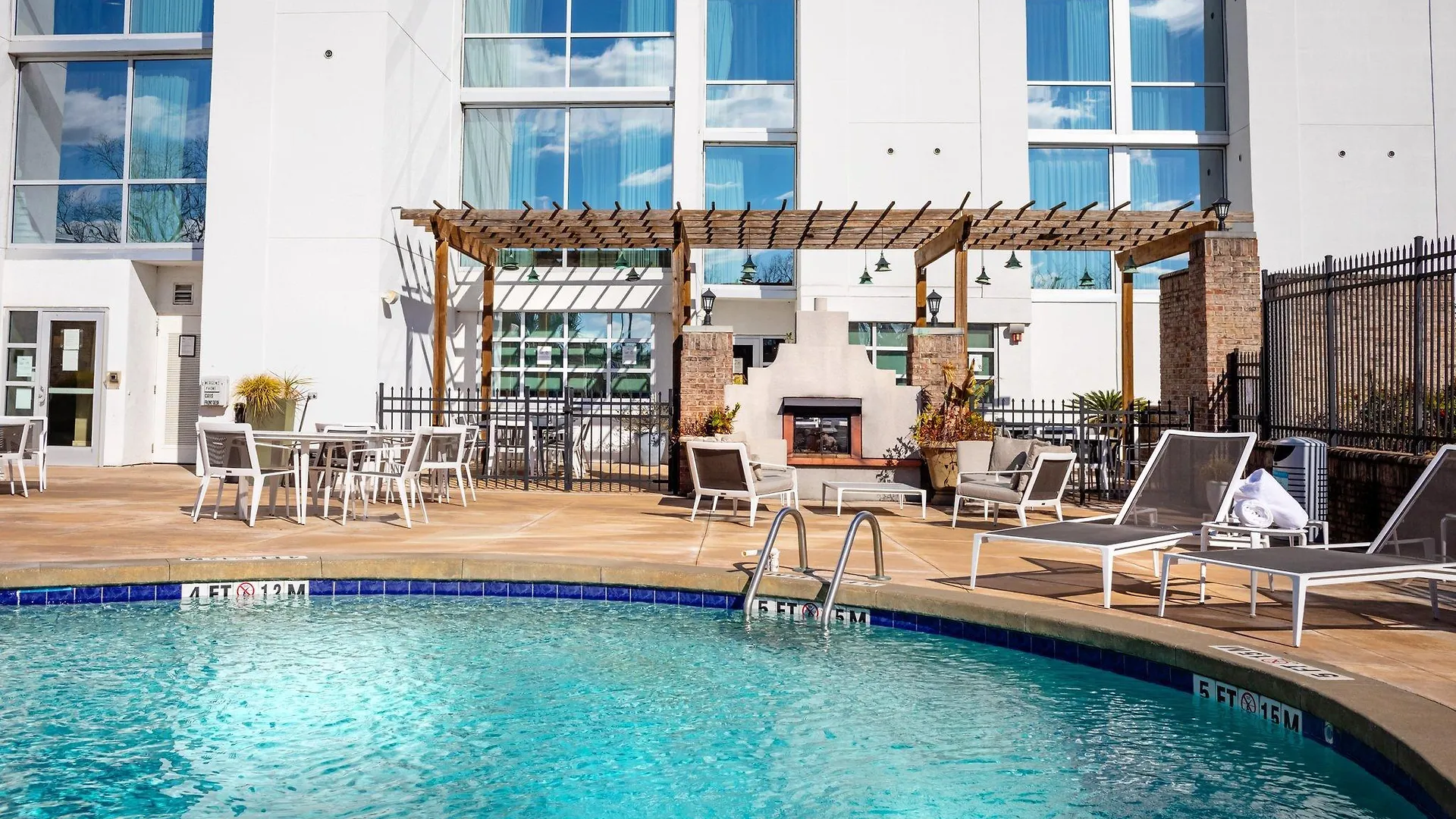 Hotel Crowne Plaza Charleston By Ihg North Charleston