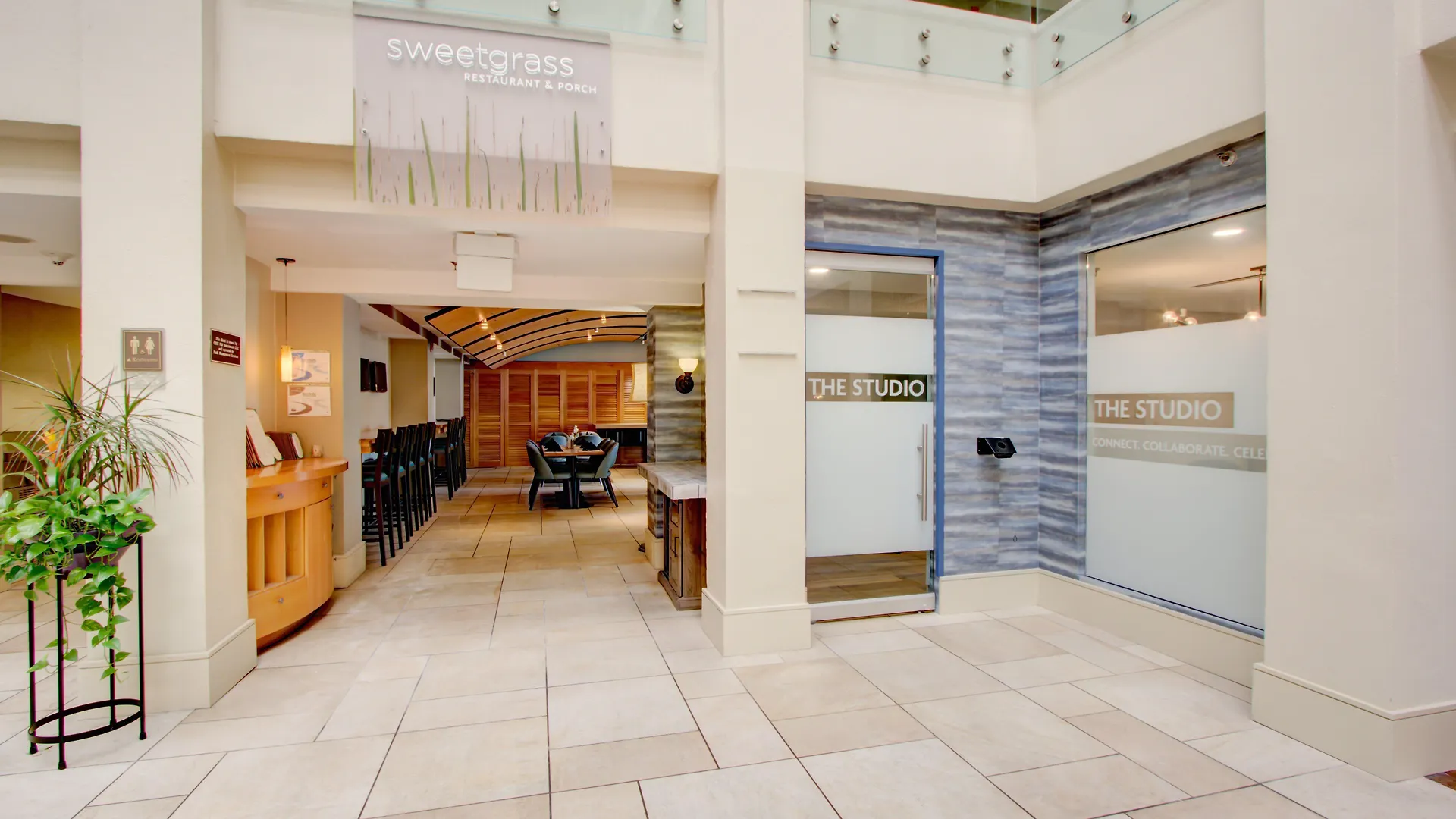 Hotel Crowne Plaza Charleston By Ihg North Charleston