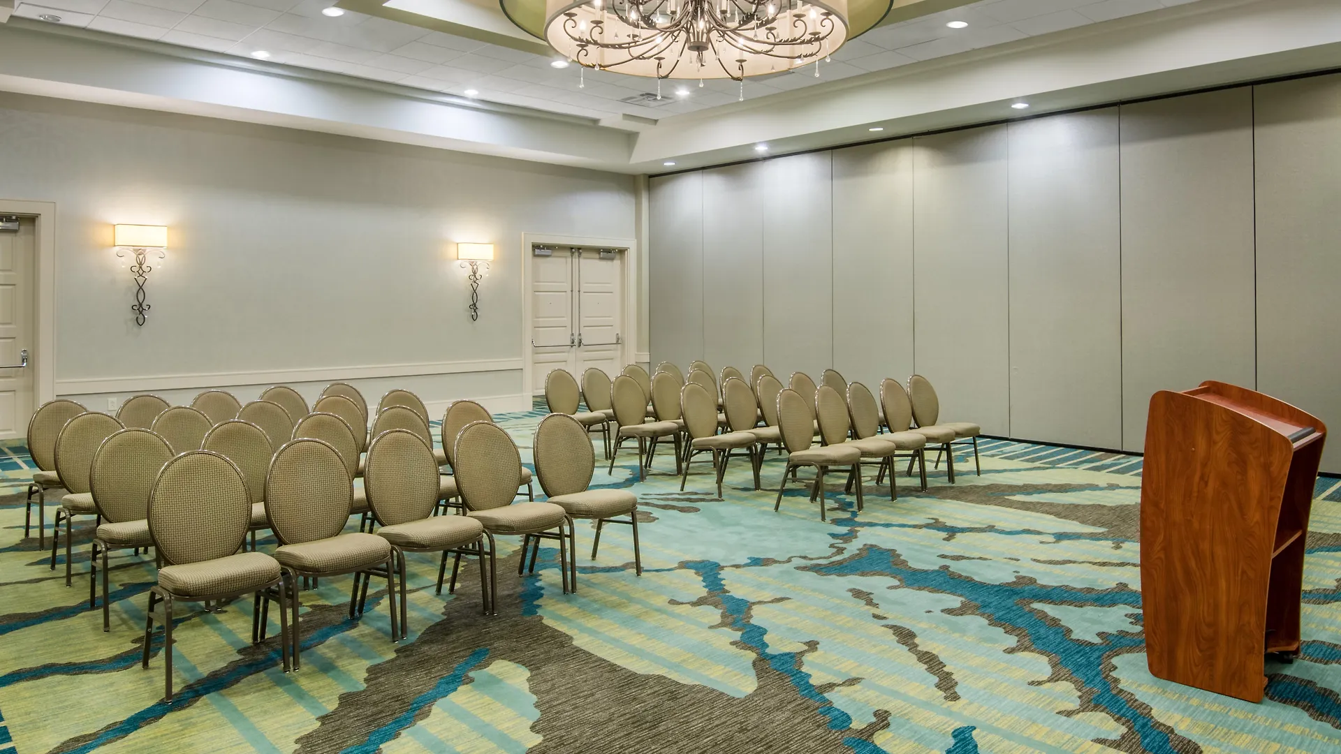 Hotel Crowne Plaza Charleston By Ihg 4*